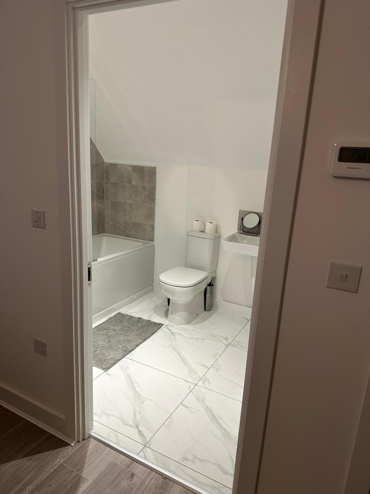 Lush King Ensuite In A Shared Home แมนเชสเตอร์ ภายนอก รูปภาพ
